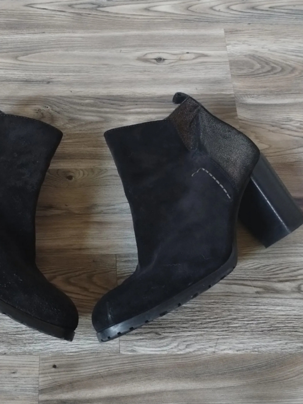 Paul Green Rockin Suede And Metallic Black Stacked Heel Bootie, UK 7, US 9.5